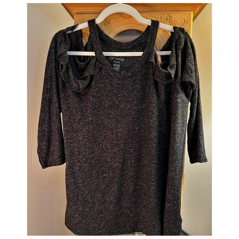 American Eagle Soft & Sexy 3/4 sleeve, cold shoulder lightweight sweater XL